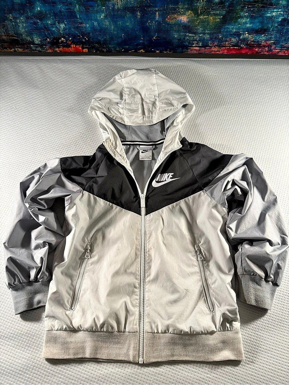Nike Sportswear Windrunner Jacket Boys Small Gray & Black